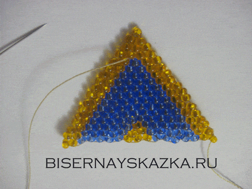 Серьги "Листики", в технике кирпичного плетения.